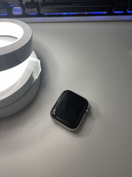 Apple watch series 4. 40mm.