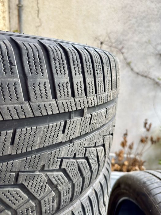 Hankook Winter evo 2 suv 295/35 R21