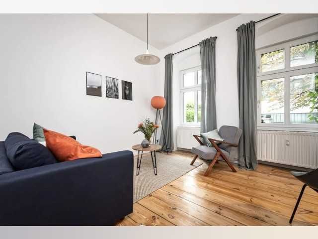 Дава се под наем Двустаен апартамент в София, Център - 55 кв.м за 408 € - Снимка #1