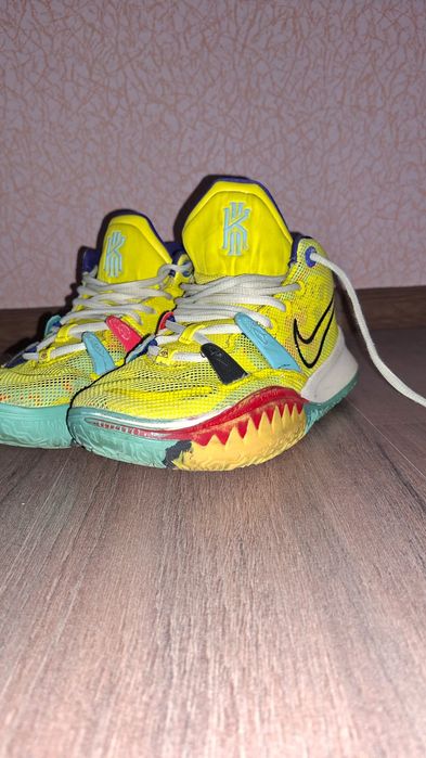 Продам баскетбольные кросовки.  Размер 37