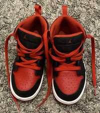 Vând Nike Jordan 1