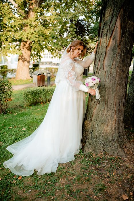 Vand rochie mireasa