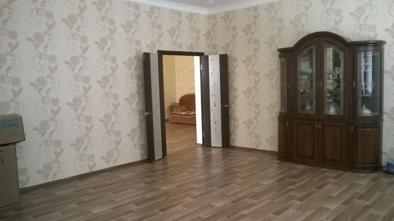 Продается большой дом в связи переездом.