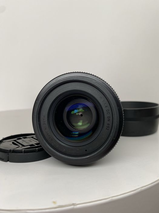 Sigma DC DN f 1.4 за канон M mount.