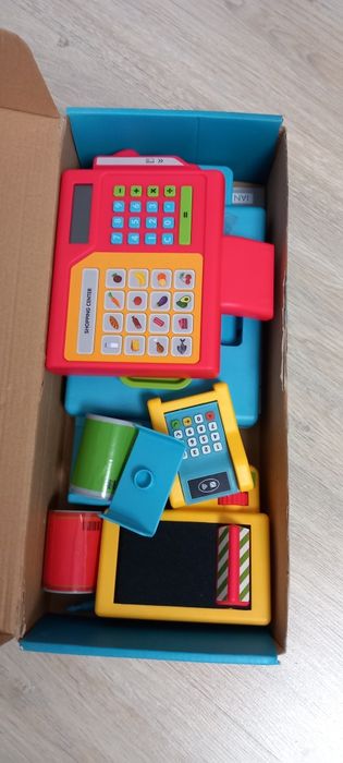 Casa de.marcat de jucarie aproape noua