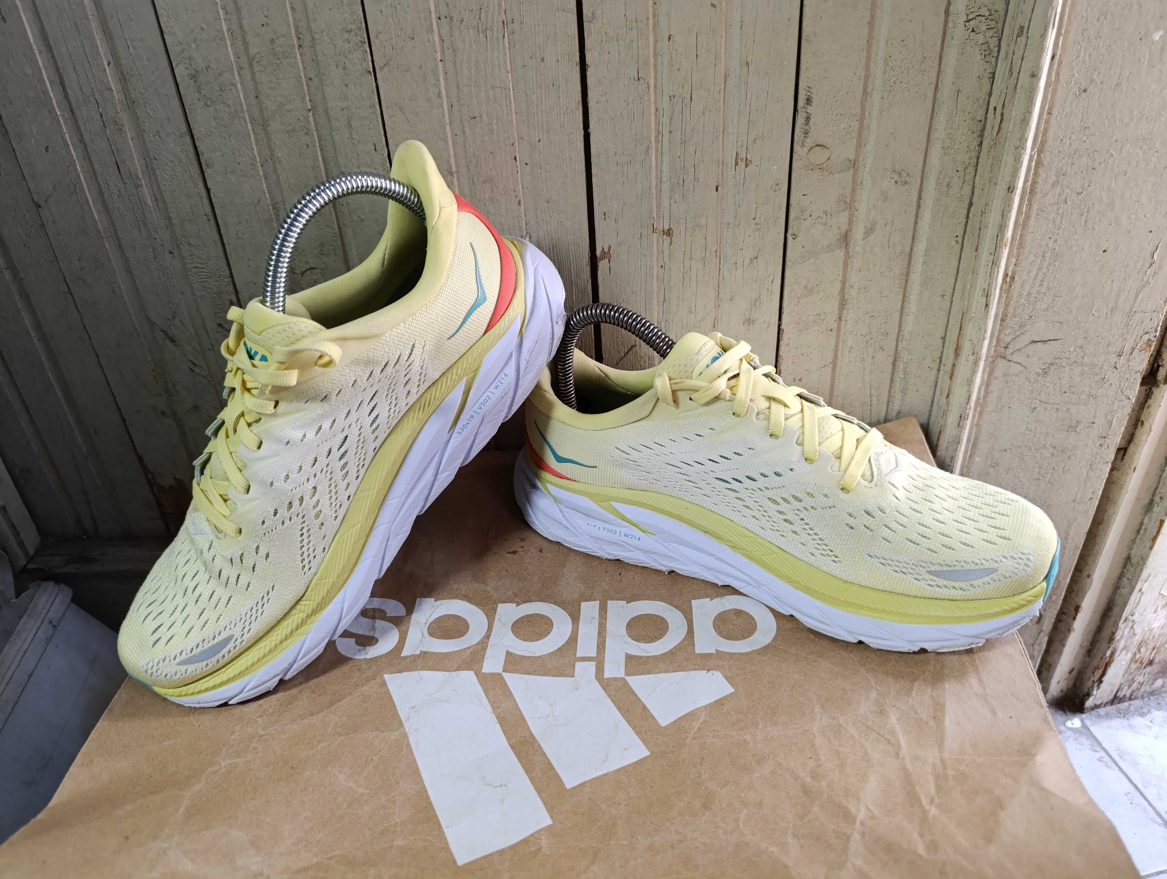 ''Hoka One One Clifton 8''оригинални маратонки 39 номер