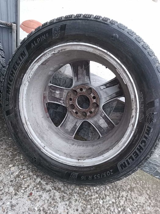 Зимни гуми мишлен 205/55 16"