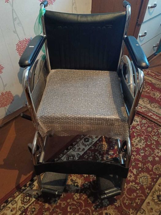 Продам инвалидную коляску