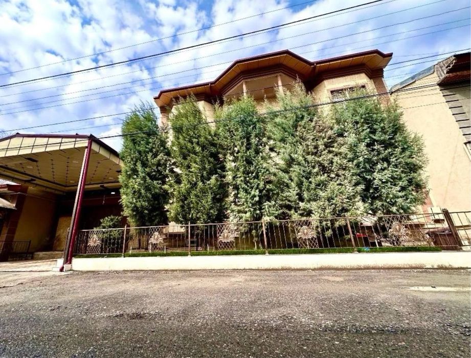 Продажа дома в Амир Темур махалле 6 соток!