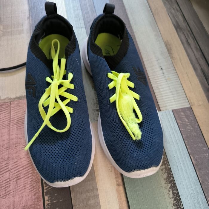 Adidași 4F 32 - 80 lei