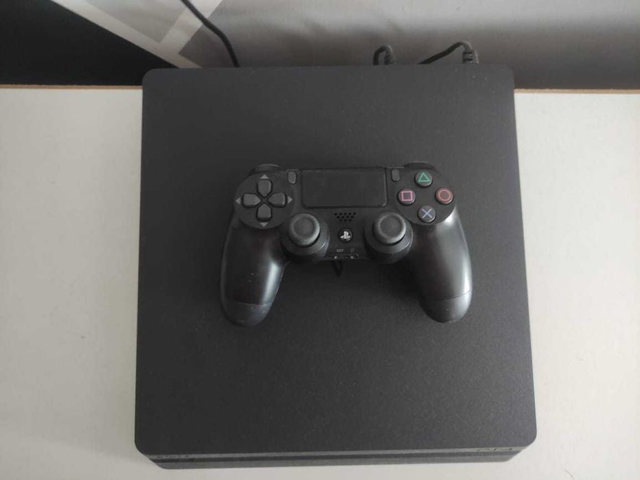 ps4 с джойстиком