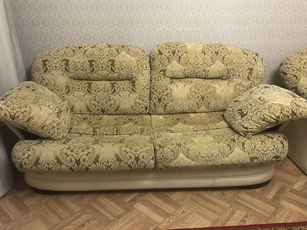 Продам 2 (два) дивана и 1 (одно) кресло