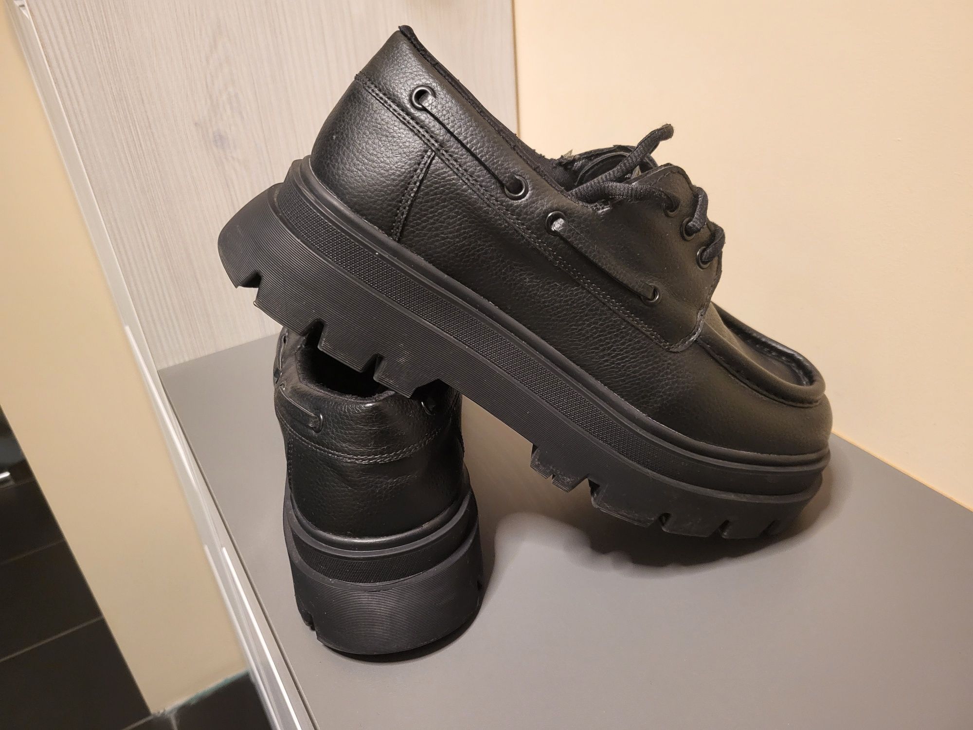 Обувки Bershka 42 EU