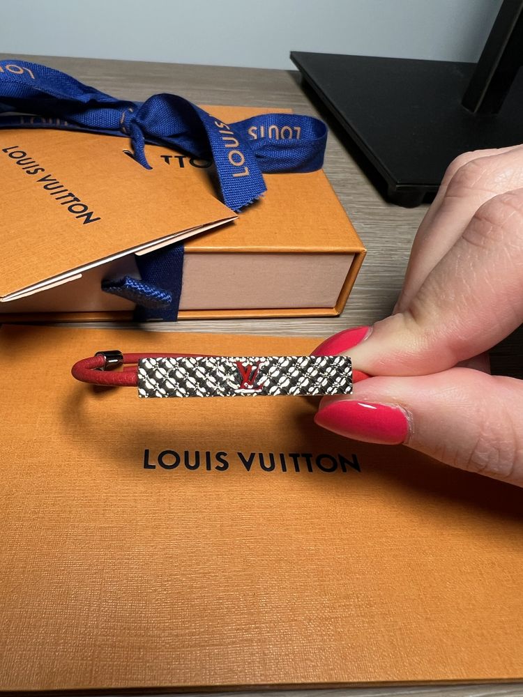 Гривна Louis Vuitton