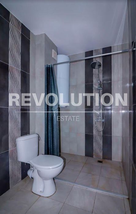 Тристаен апартамент в района на Възраждане 3!