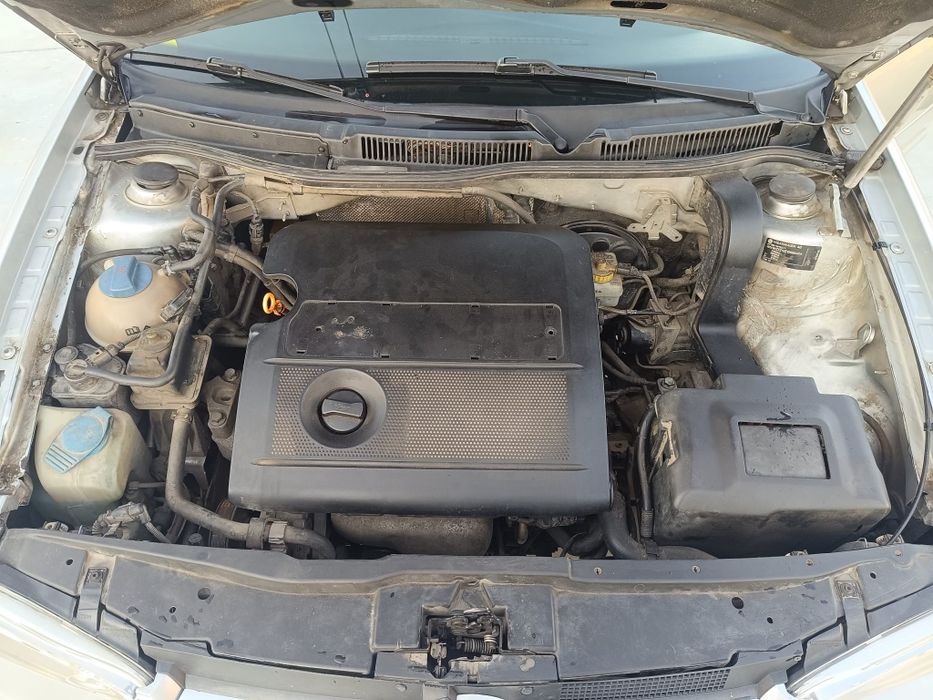 Golf 4 1.6 Benzina {AZD}