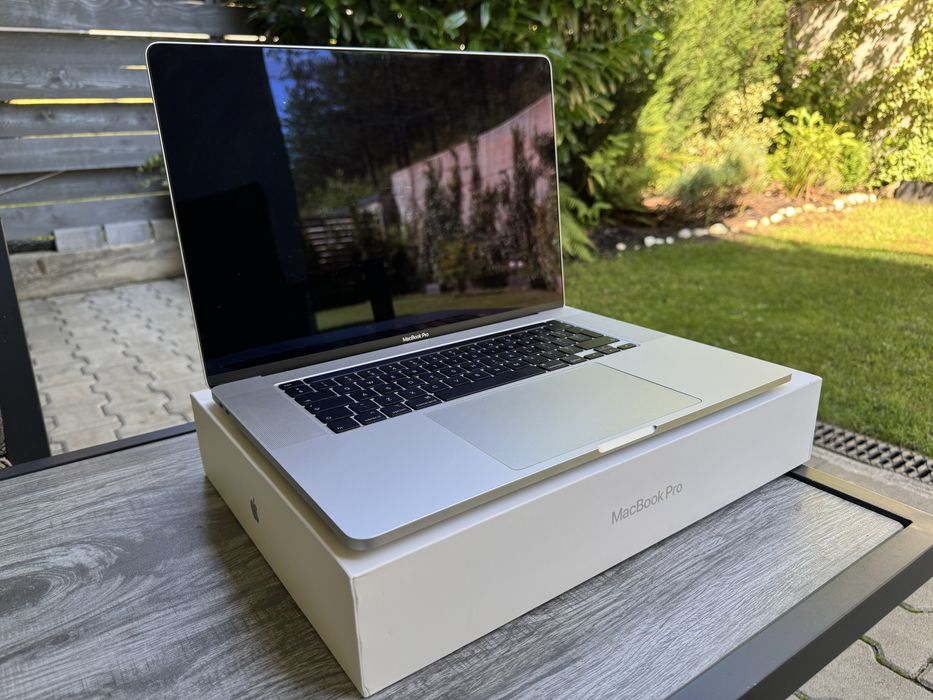 MacBook Pro 16” i9 / 1Tb SSD / Radeon Pro 5500M + geanta Samsonite