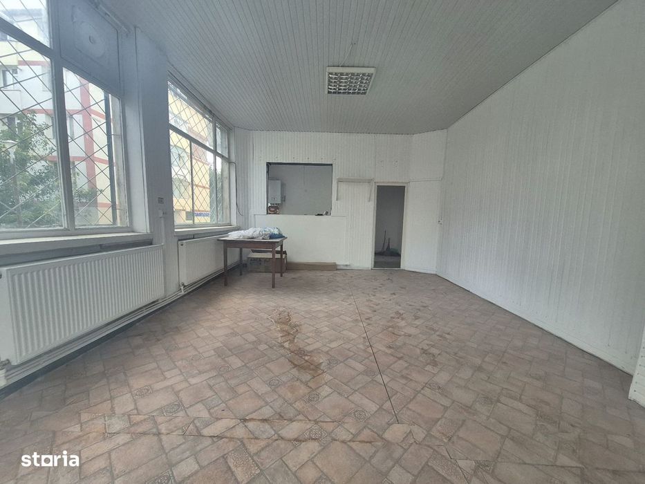 spatiu comercial zona /Precista
