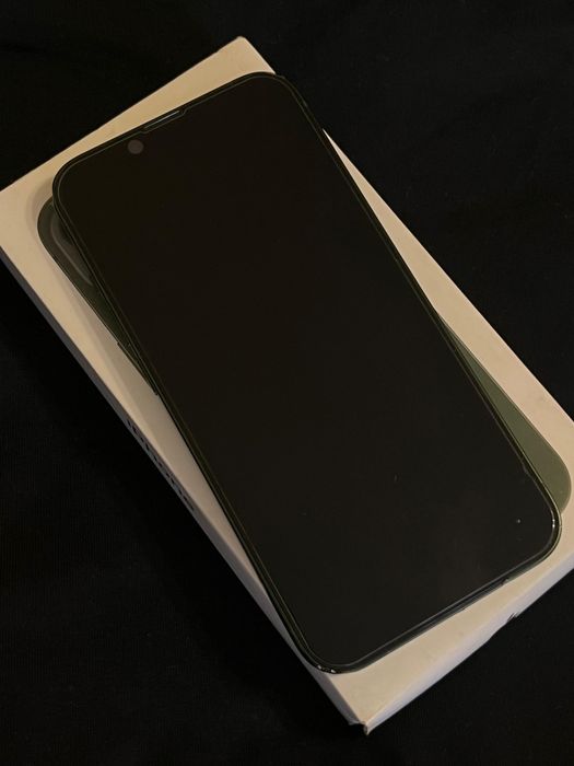 Продам айфон 13 green