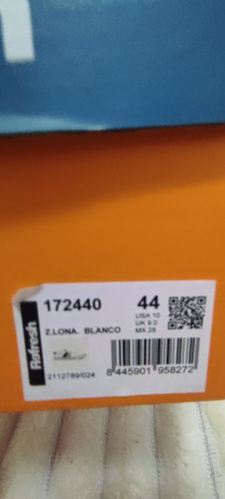 Чисто нови мъжки кецове 44 номер, стелка 28, 5 см оригинални.