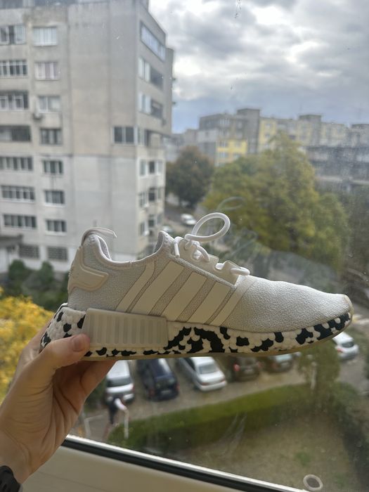 Adidas NMD_R1 обувки