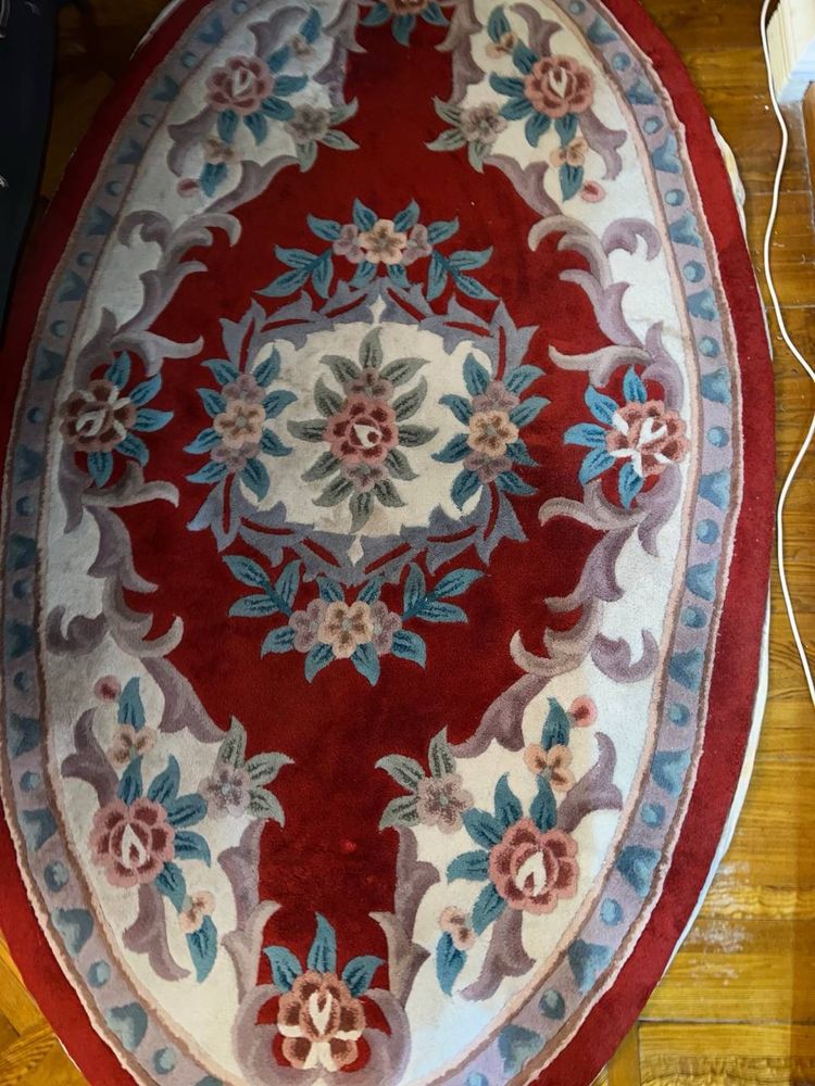Стулья, ковры, камоды