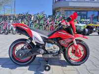 Акумулаторен мотор с помпещи гуми SUPER MOTO червен