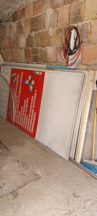 Гаражни врати  демонтирани