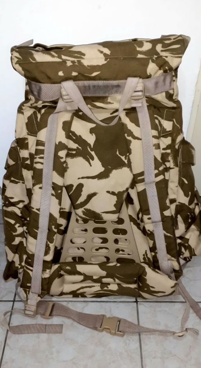 Echipamente militare, bocanci, trening, costum ploaie, rucsac 90l