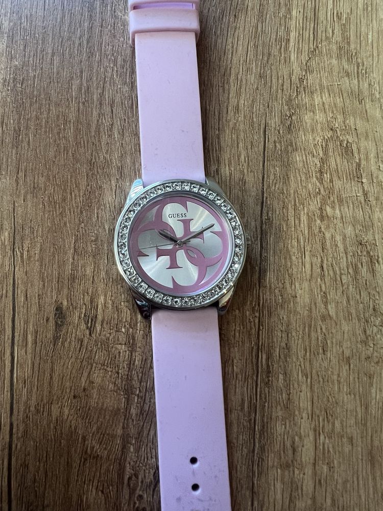 Дамски часовник guess