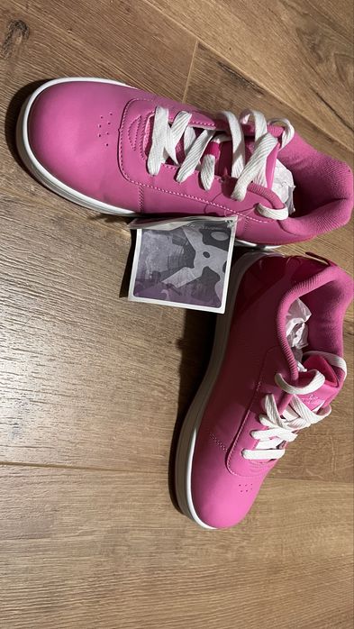 Детски кецове на колелца