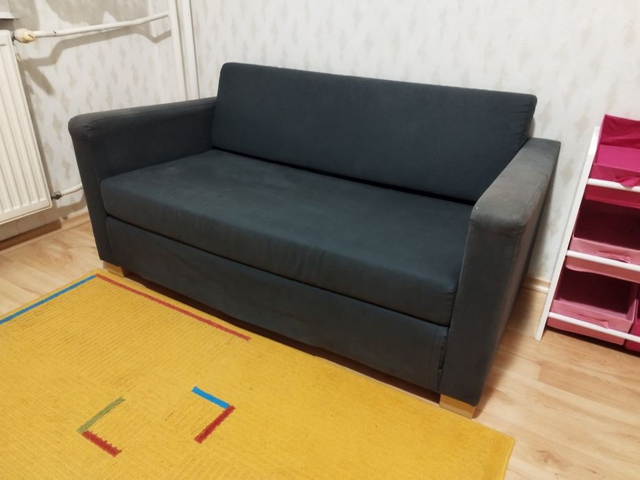 Двуместен диван от икеа