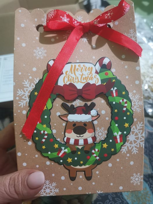 Коледни подаръци