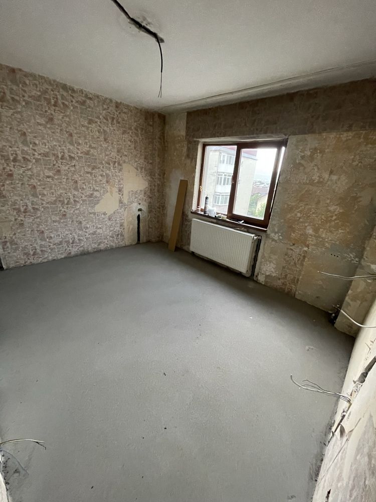 Apartament 3 camere 2 bai 80 mp utili