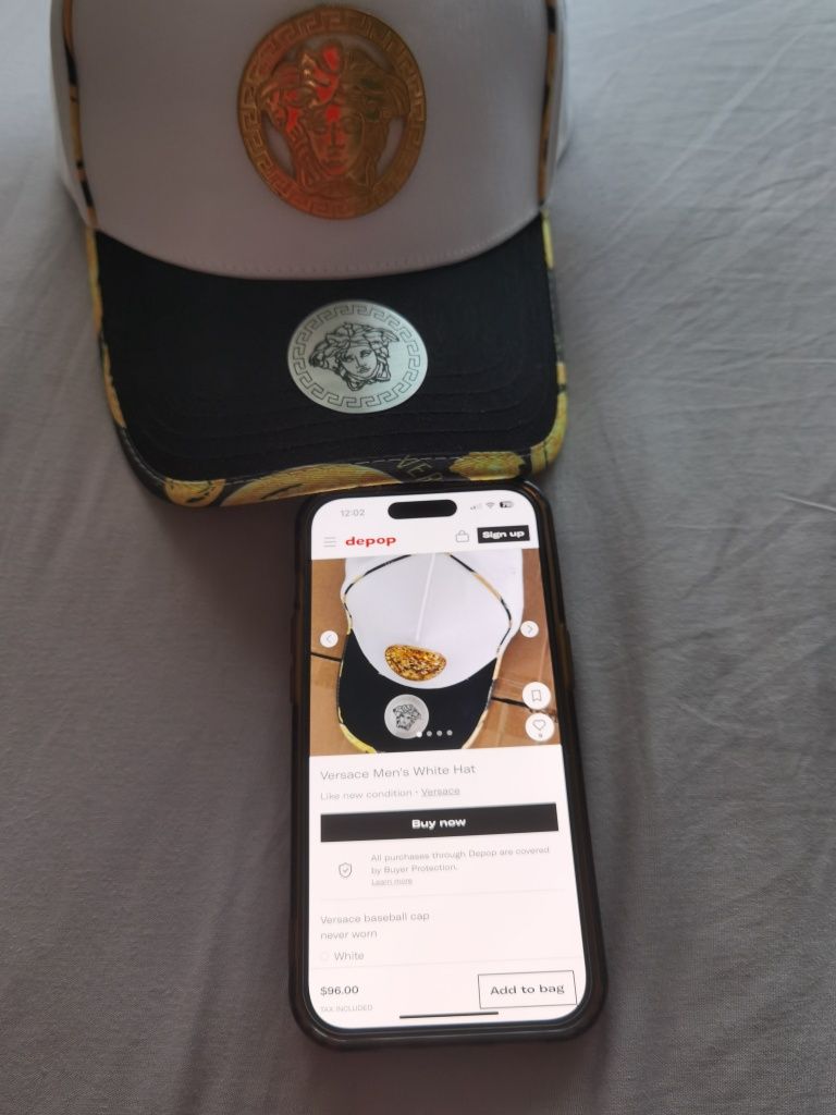 Versace шапка ..
