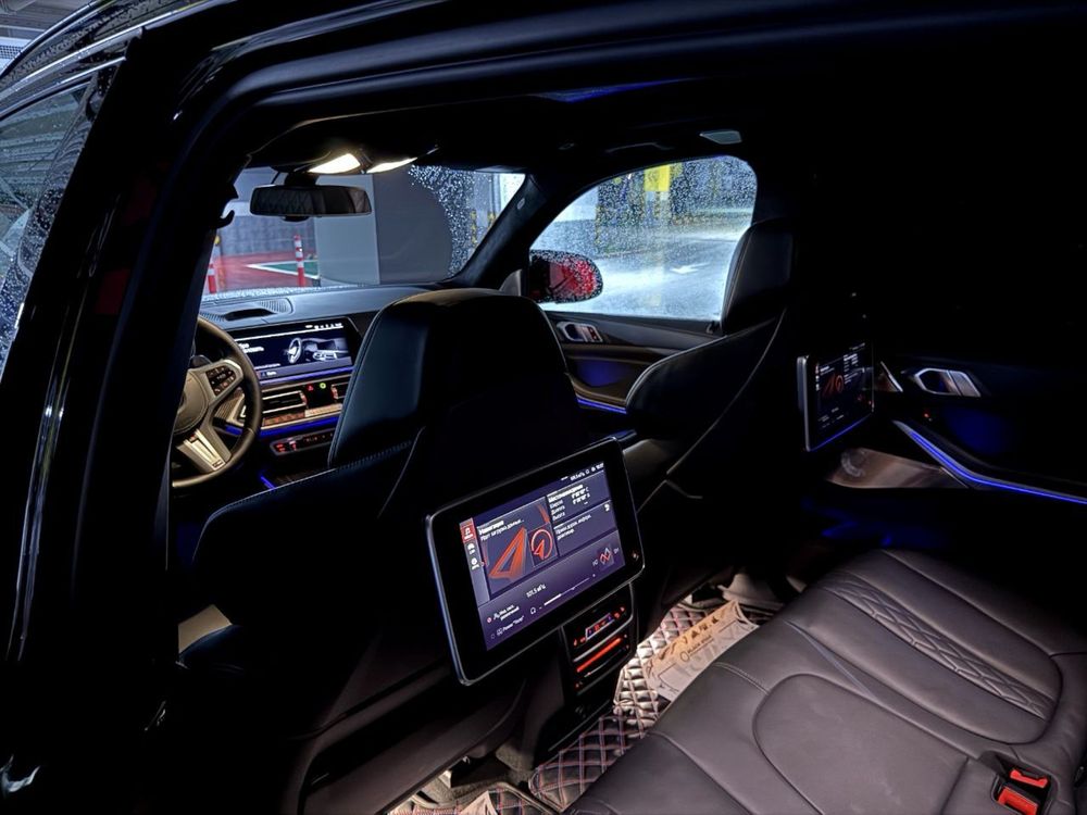 Продается BMW X5 M50i