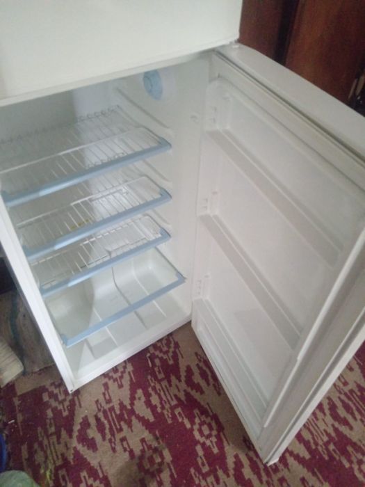 Vând frigider Arctic