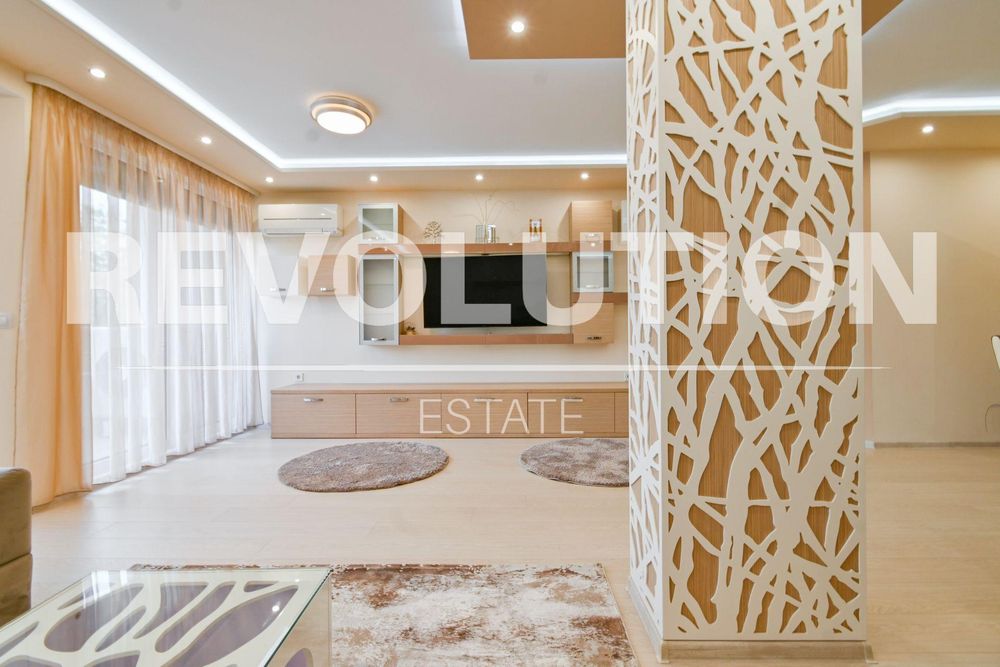 Тристаен апартамент в ж.к. Хиподрума.