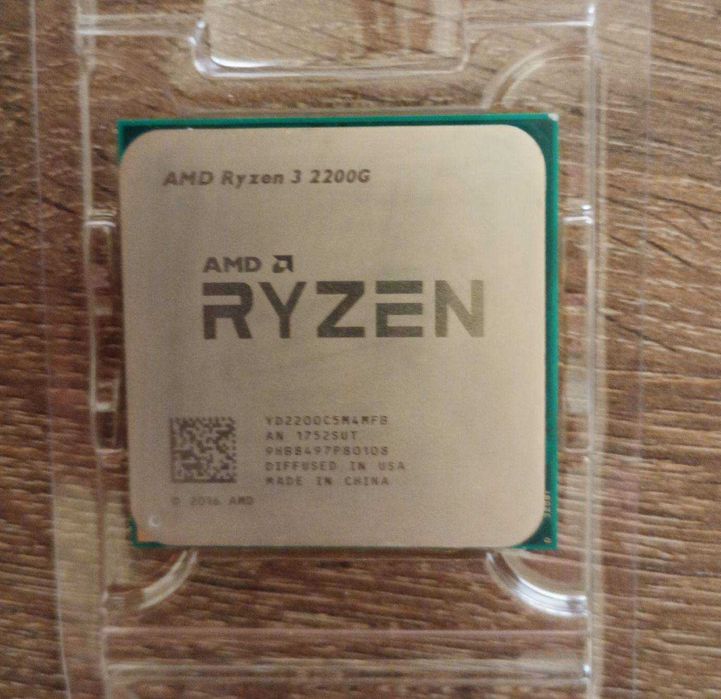 Procesor AMD Ryzen 3.7GHz 4 core 8 thread cu grafică integrată