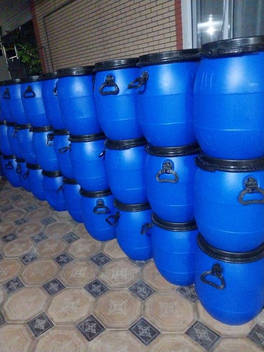 Бочки пищевые 50 литровые пластик толстастенный с ручками прочный