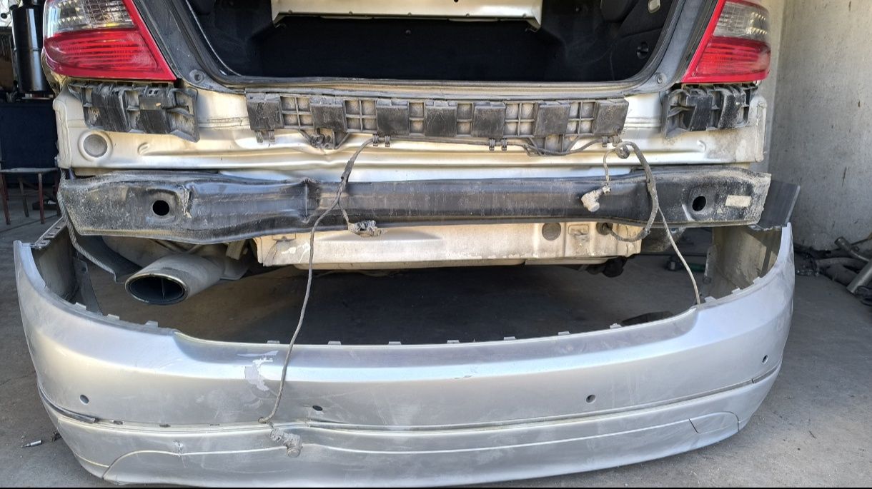 Задна броня Mercedes Benz w204