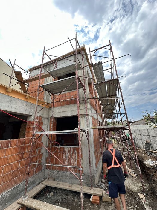 Schela metalica de inchiriat