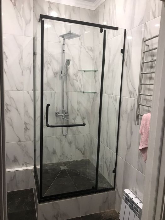 Душевая стеклянная кабина