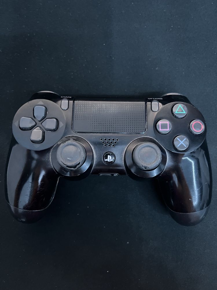 PS4 Slim с 8 игри и джойстик
