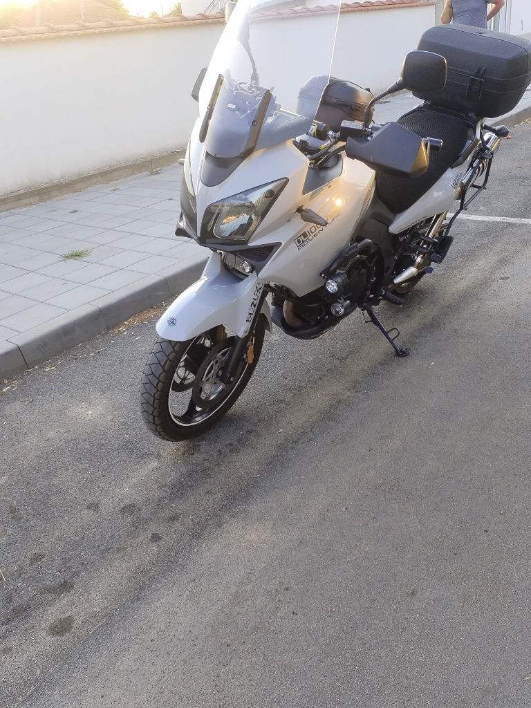 Sucking V-strom.