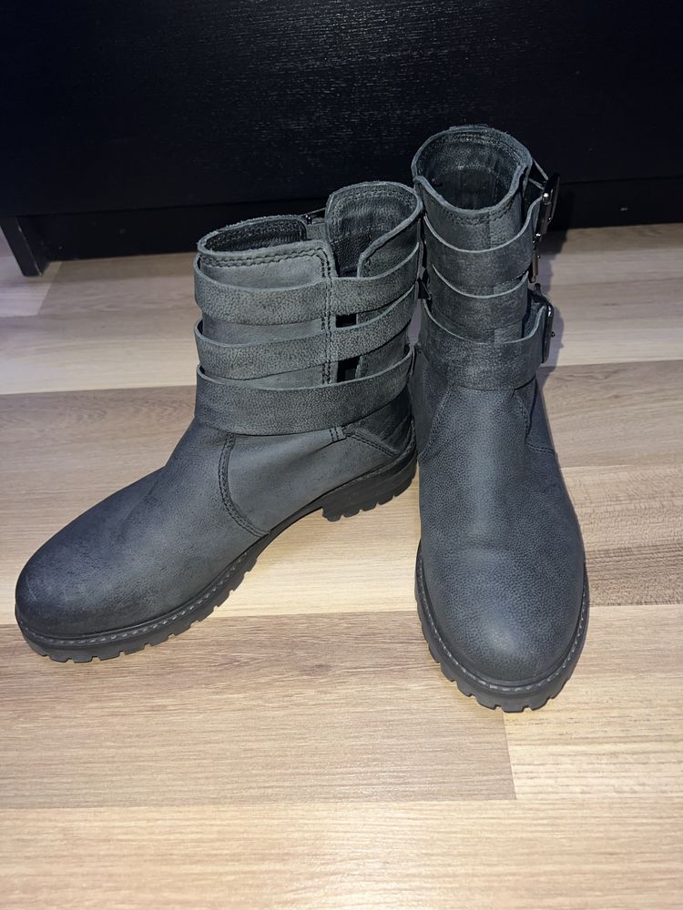 Ghete/ Bocanci piele Pull&Bear 36