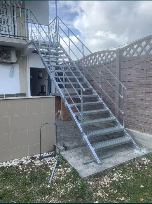 Confectionam scarii metalice zincate exterioare și pentru incendii , p