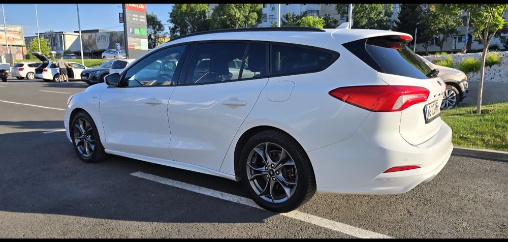 Ford Focus ST line EcoBoost 1L