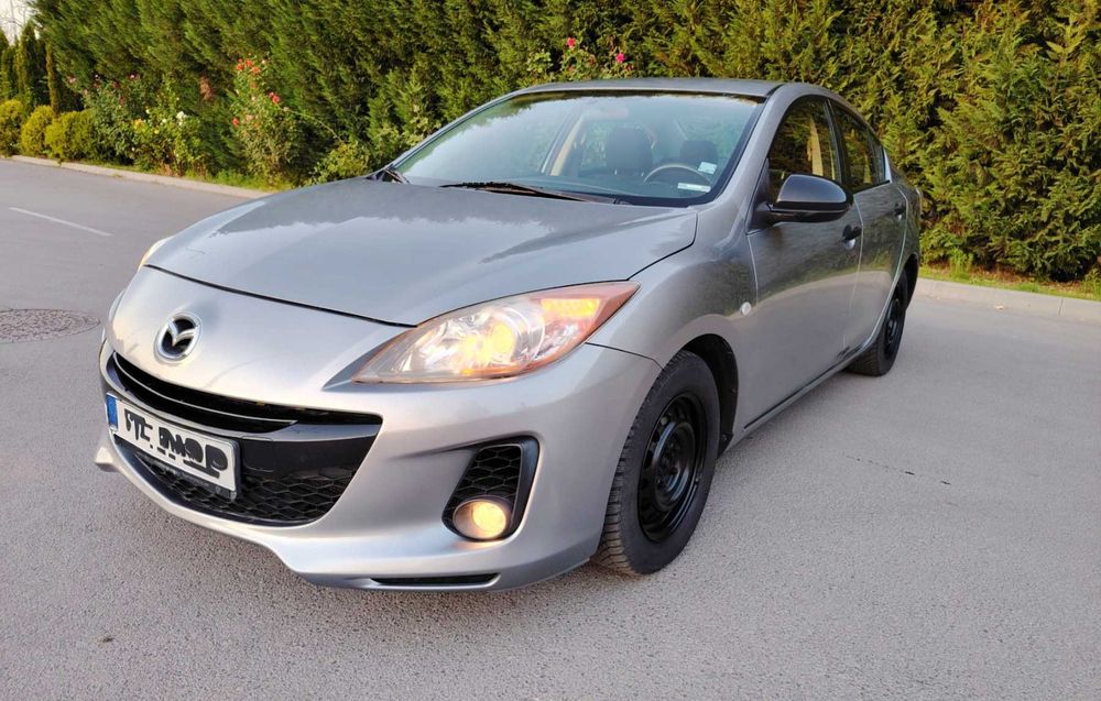 Продавам Мазда 3 1.6 бензин 2011 Mazda