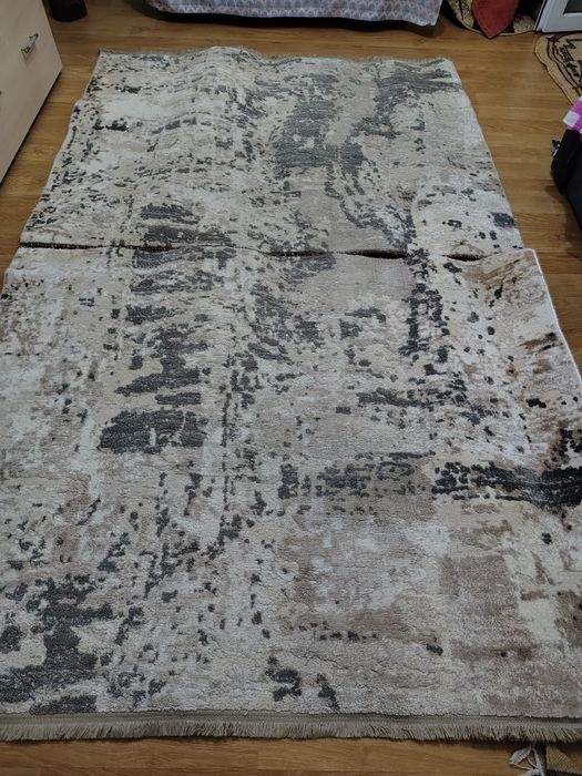 Covor mare și gros și traversa